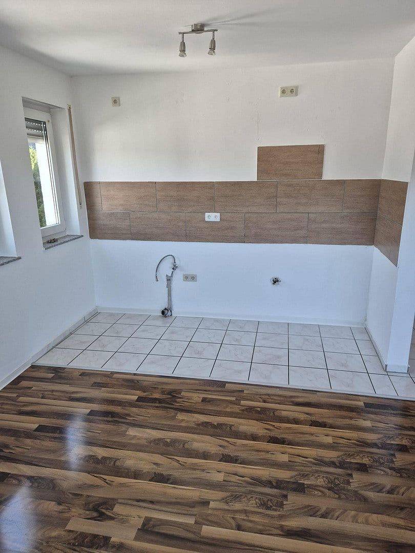 Prenájom bytu 3-izbový 91 m², Hügelstr. 123, Wuppertal, Severné Porýnie - Westfálsko Prenájom bytu 3-izbový 91 m², Hügelstr. 123, Wuppertal, Severné Porýnie - Westfálsko