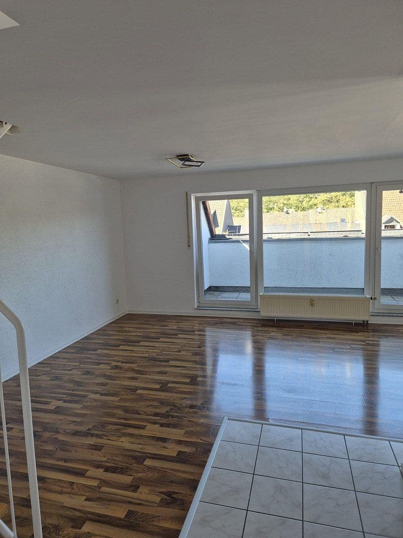 Prenájom bytu 3-izbový 91 m², Hügelstr. 123, Wuppertal, Severné Porýnie - Westfálsko Prenájom bytu 3-izbový 91 m², Hügelstr. 123, Wuppertal, Severné Porýnie - Westfálsko
