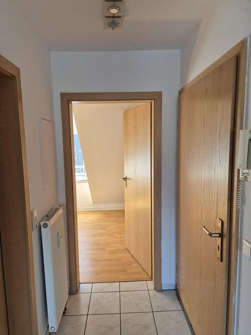 Prenájom bytu 3-izbový 91 m², Hügelstr. 123, Wuppertal, Severné Porýnie - Westfálsko Prenájom bytu 3-izbový 91 m², Hügelstr. 123, Wuppertal, Severné Porýnie - Westfálsko