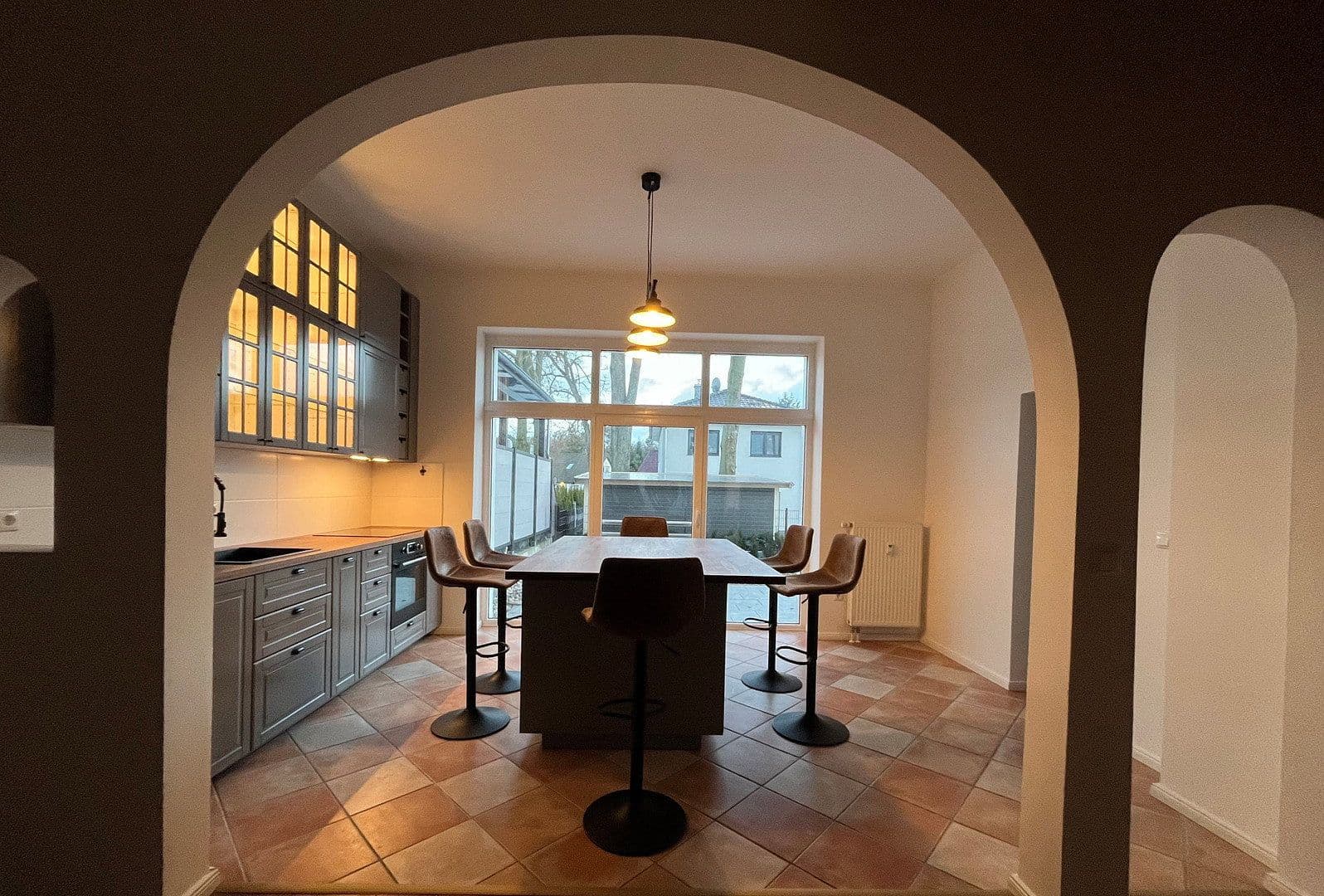 Prenájom bytu 5-izbový 180 m², Landhausstr. 1a, Strausberg, Brandenbursko Prenájom bytu 5-izbový 180 m², Landhausstr. 1a, Strausberg, Brandenbursko