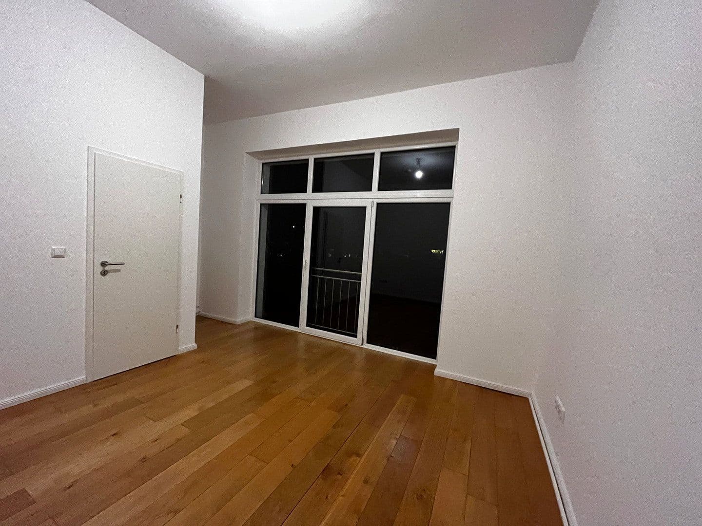 Prenájom bytu 5-izbový 180 m², Landhausstr. 1a, Strausberg, Brandenbursko Prenájom bytu 5-izbový 180 m², Landhausstr. 1a, Strausberg, Brandenbursko