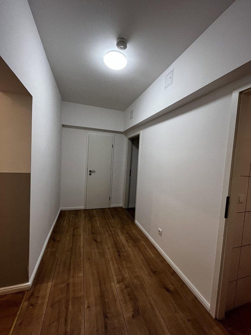 Prenájom bytu 5-izbový 180 m², Landhausstr. 1a, Strausberg, Brandenbursko Prenájom bytu 5-izbový 180 m², Landhausstr. 1a, Strausberg, Brandenbursko