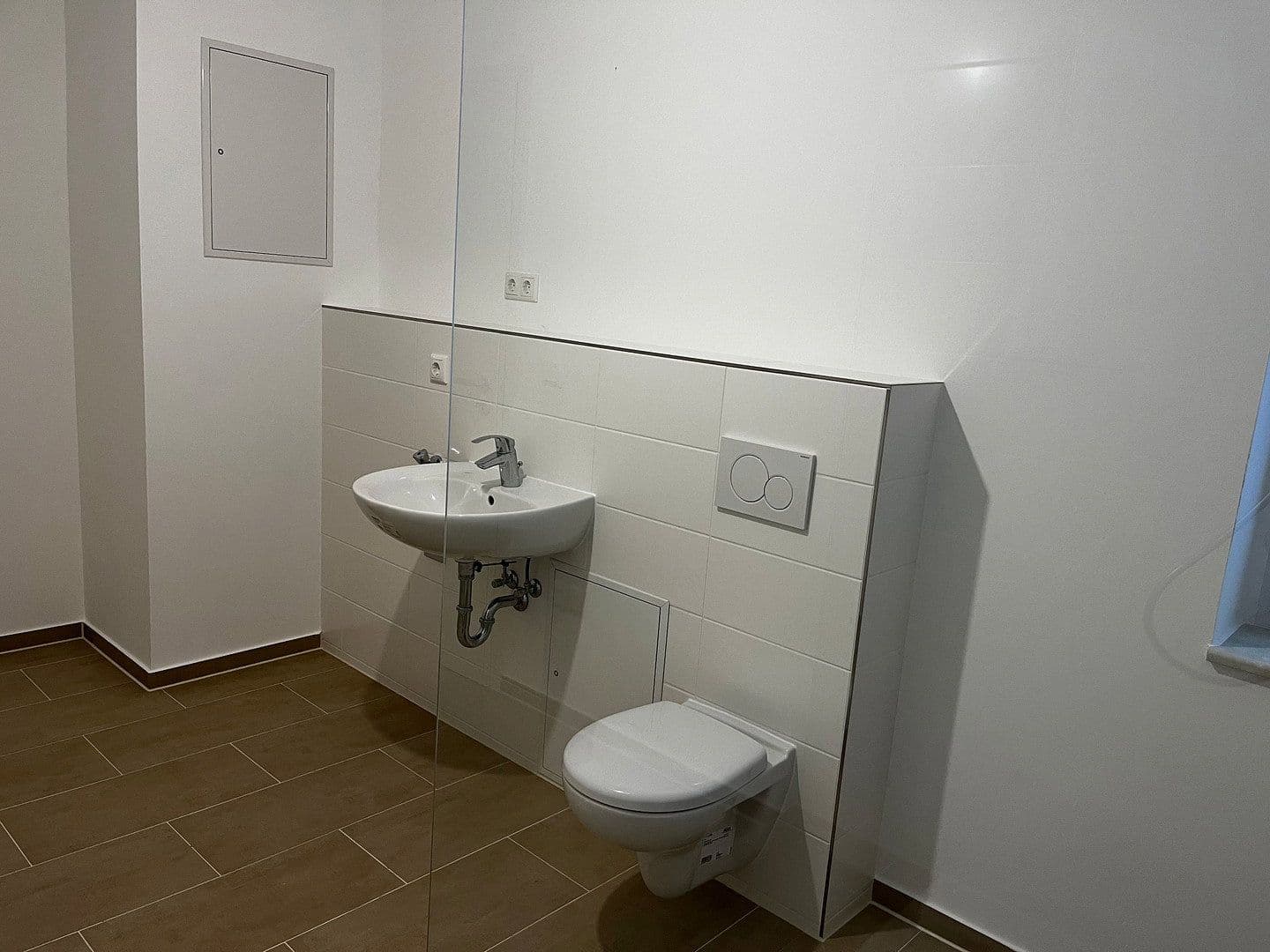 Prenájom bytu 5-izbový 180 m², Landhausstr. 1a, Strausberg, Brandenbursko Prenájom bytu 5-izbový 180 m², Landhausstr. 1a, Strausberg, Brandenbursko