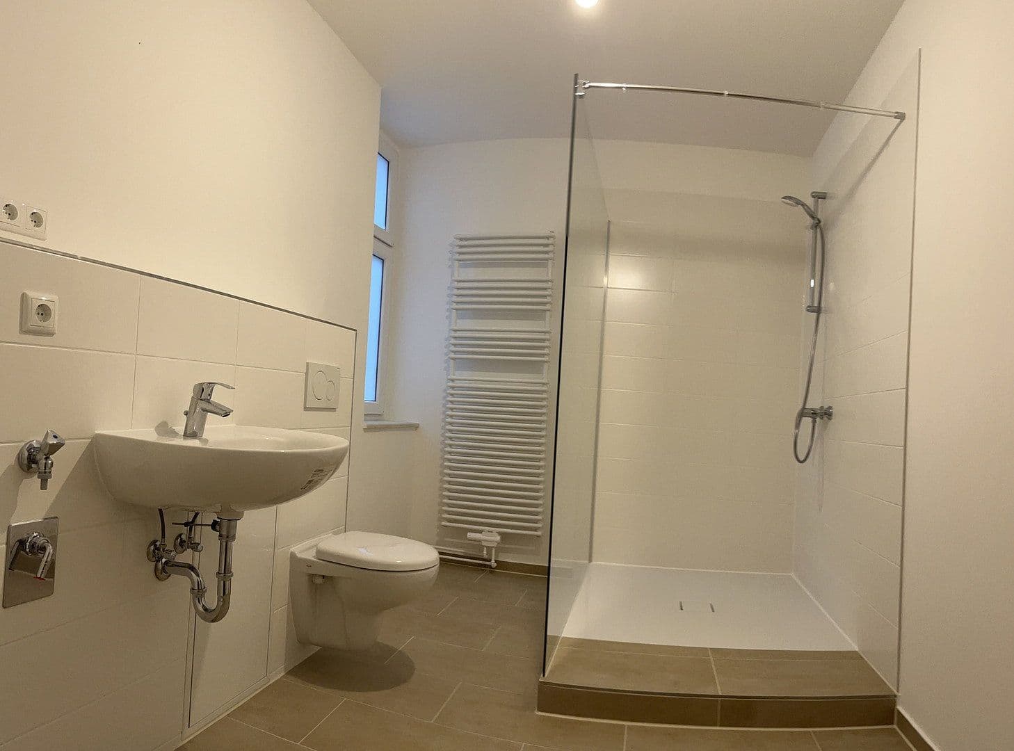 Prenájom bytu 5-izbový 180 m², Landhausstr. 1a, Strausberg, Brandenbursko Prenájom bytu 5-izbový 180 m², Landhausstr. 1a, Strausberg, Brandenbursko