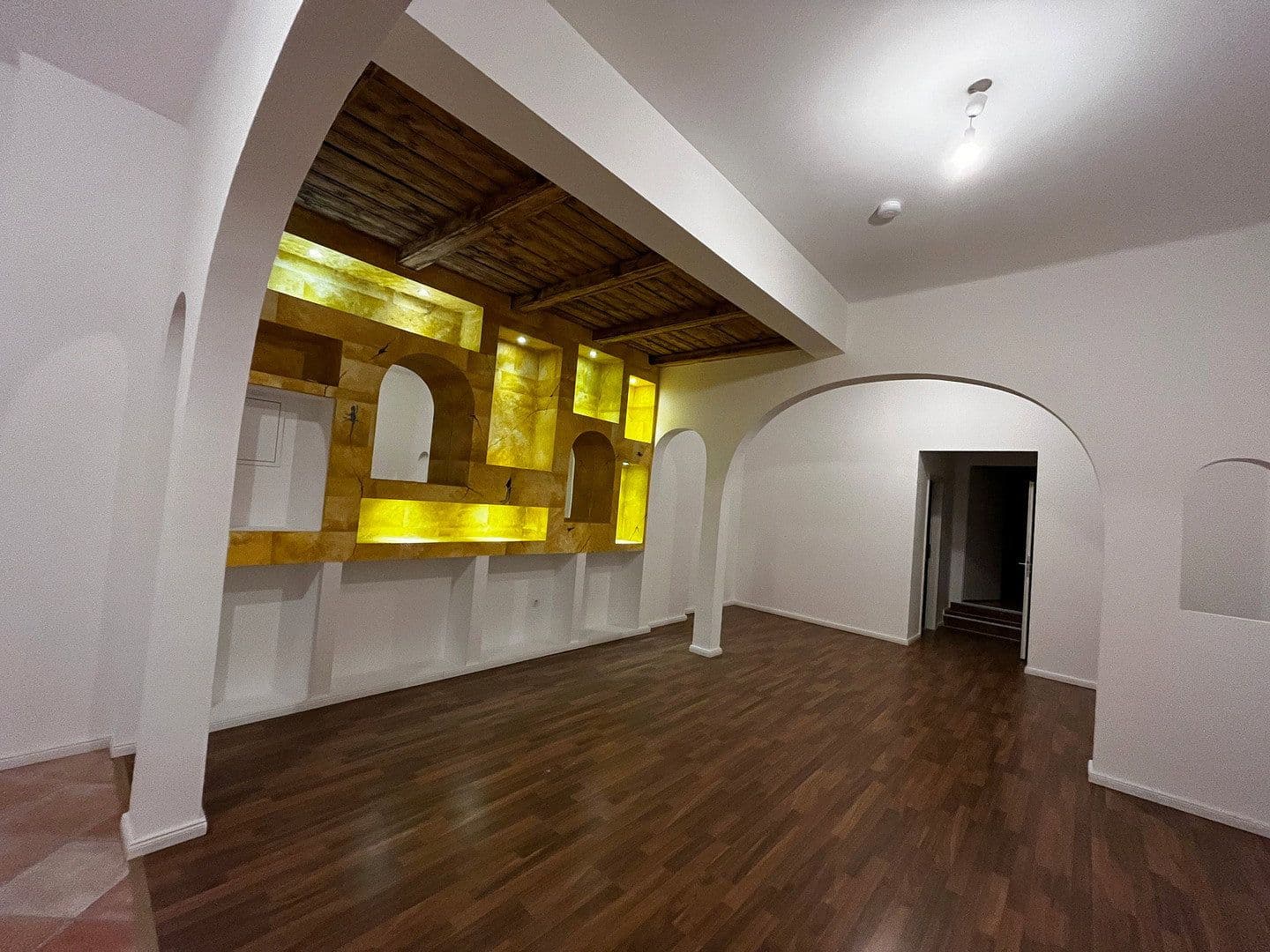 Prenájom bytu 5-izbový 180 m², Landhausstr. 1a, Strausberg, Brandenbursko Prenájom bytu 5-izbový 180 m², Landhausstr. 1a, Strausberg, Brandenbursko