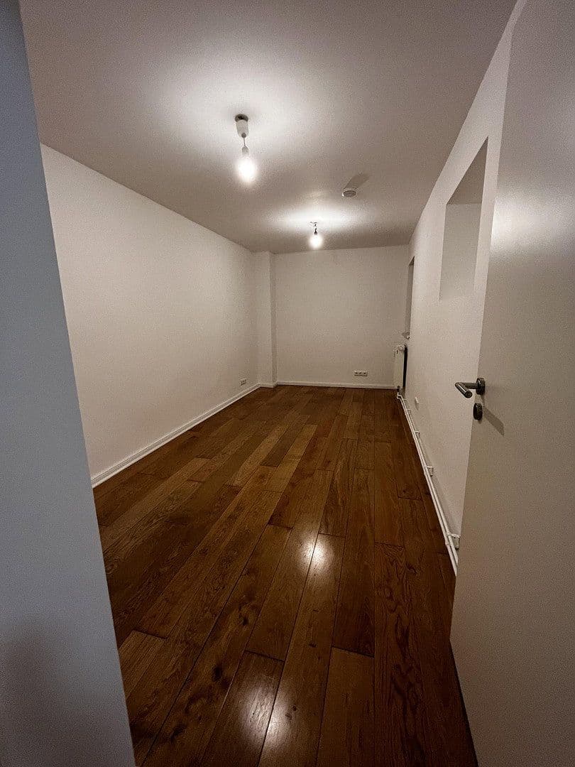 Prenájom bytu 5-izbový 180 m², Landhausstr. 1a, Strausberg, Brandenbursko Prenájom bytu 5-izbový 180 m², Landhausstr. 1a, Strausberg, Brandenbursko