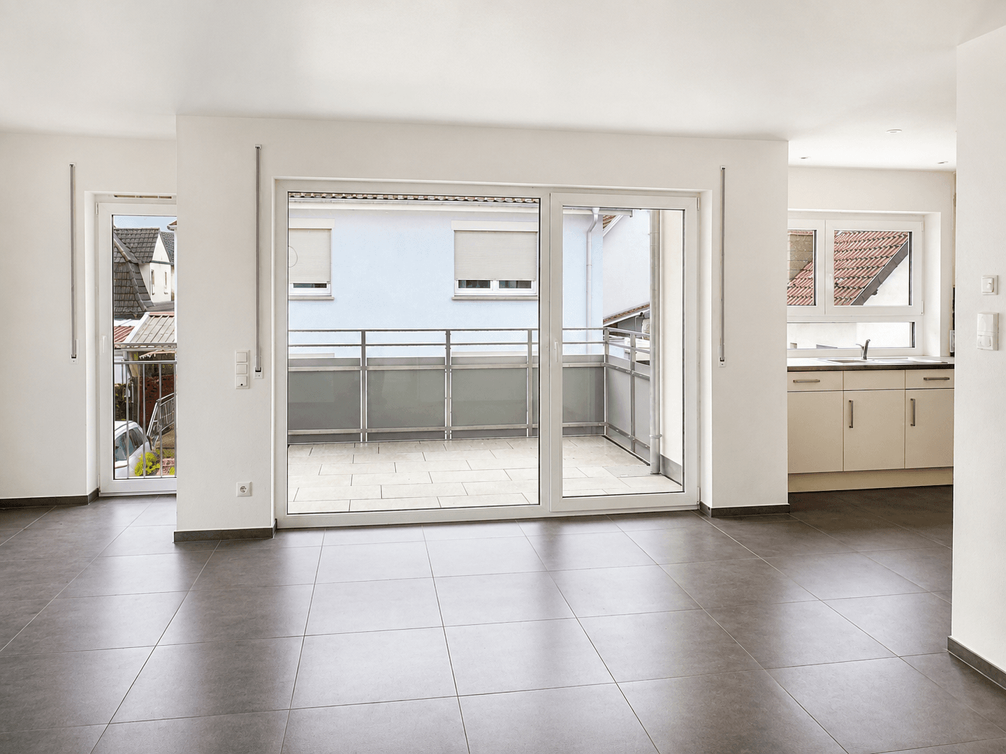 Prenájom bytu 3-izbový 85 m², Weingarten, Bádensko-Wurttembersko Prenájom bytu 3-izbový 85 m², Weingarten, Bádensko-Wurttembersko