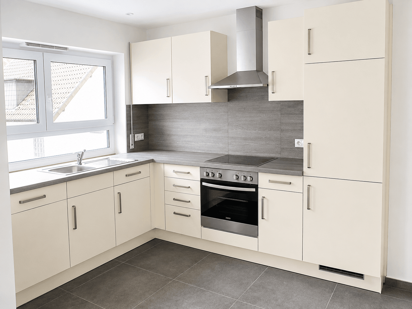 Prenájom bytu 3-izbový 85 m², Weingarten, Bádensko-Wurttembersko Prenájom bytu 3-izbový 85 m², Weingarten, Bádensko-Wurttembersko