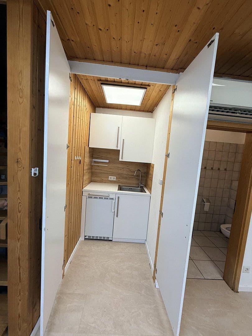 Prenájom kancelárie 90 m², Duisburg, Severné Porýnie - Westfálsko Prenájom kancelárie 90 m², Duisburg, Severné Porýnie - Westfálsko