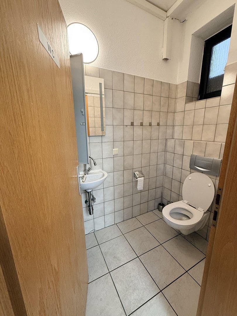 Prenájom kancelárie 90 m², Duisburg, Severné Porýnie - Westfálsko Prenájom kancelárie 90 m², Duisburg, Severné Porýnie - Westfálsko