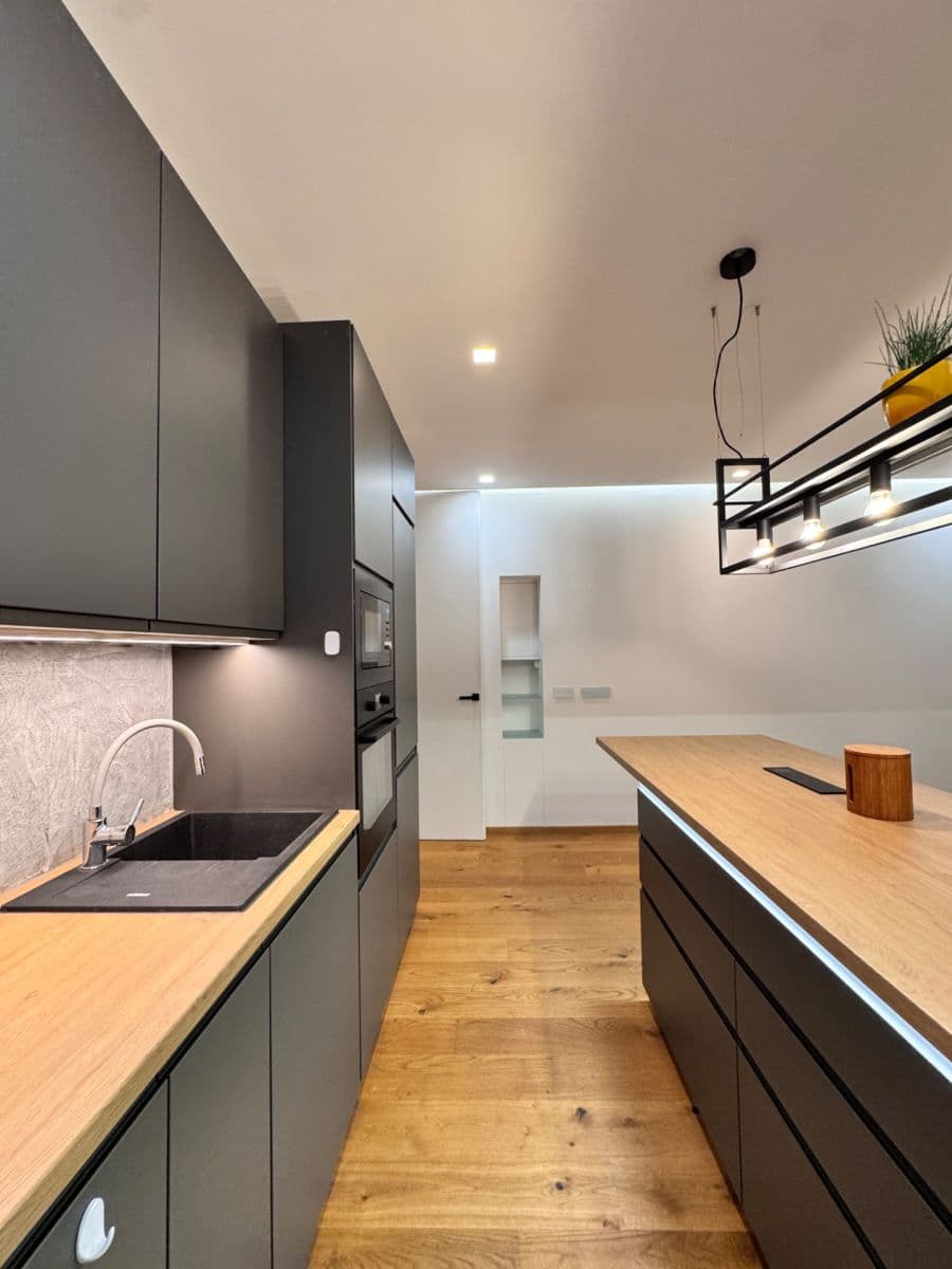 Prenájom bytu 2-izbový 56 m², Bezručova, Jihlava, Kraj Vysočina Prenájom bytu 2-izbový 56 m², Bezručova, Jihlava, Kraj Vysočina