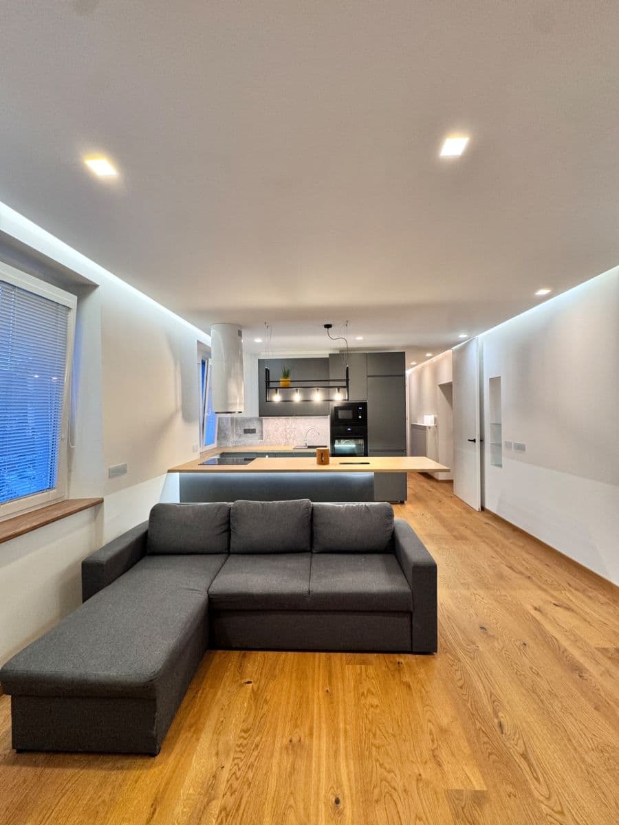 Prenájom bytu 2-izbový 56 m², Bezručova, Jihlava, Kraj Vysočina Prenájom bytu 2-izbový 56 m², Bezručova, Jihlava, Kraj Vysočina