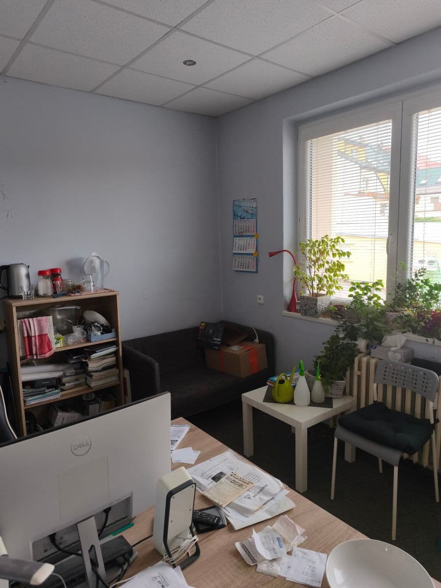 Prenájom kancelárie 22 m², U Školy, Nové Strašecí, Středočeský kraj Prenájom kancelárie 22 m², U Školy, Nové Strašecí, Středočeský kraj
