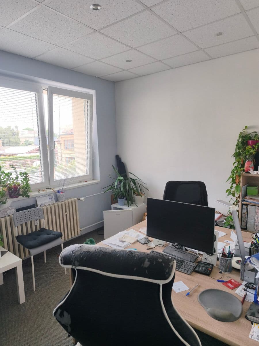 Prenájom kancelárie 22 m², U Školy, Nové Strašecí, Středočeský kraj Prenájom kancelárie 22 m², U Školy, Nové Strašecí, Středočeský kraj