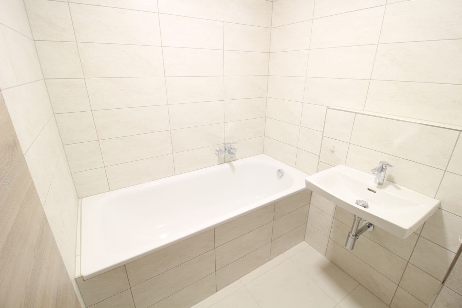 Prenájom bytu 2-izbový 50 m², Hornoměcholupská, Praha, Praha Prenájom bytu 2-izbový 50 m², Hornoměcholupská, Praha, Praha