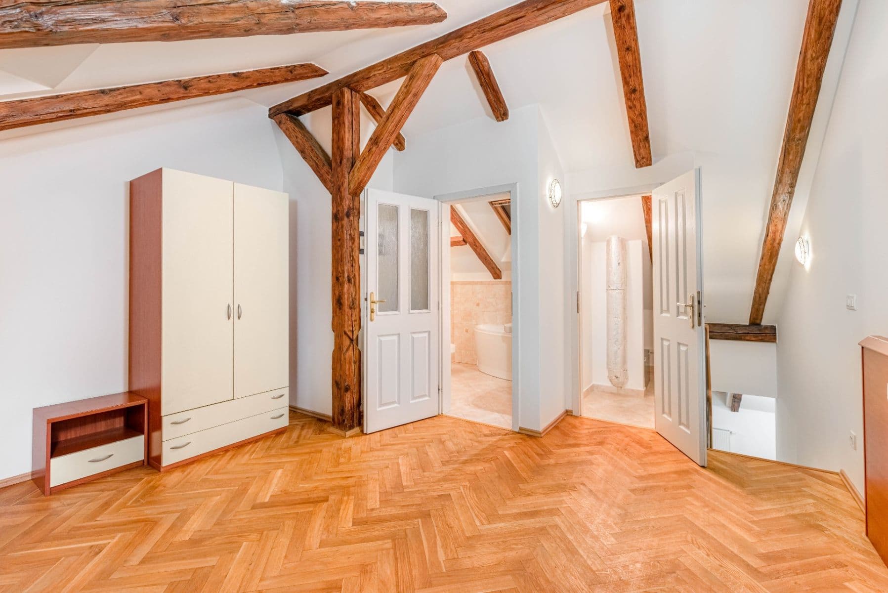 Predaj bytu 2-izbový 62 m², Plzeňská, Praha, Praha Predaj bytu 2-izbový 62 m², Plzeňská, Praha, Praha