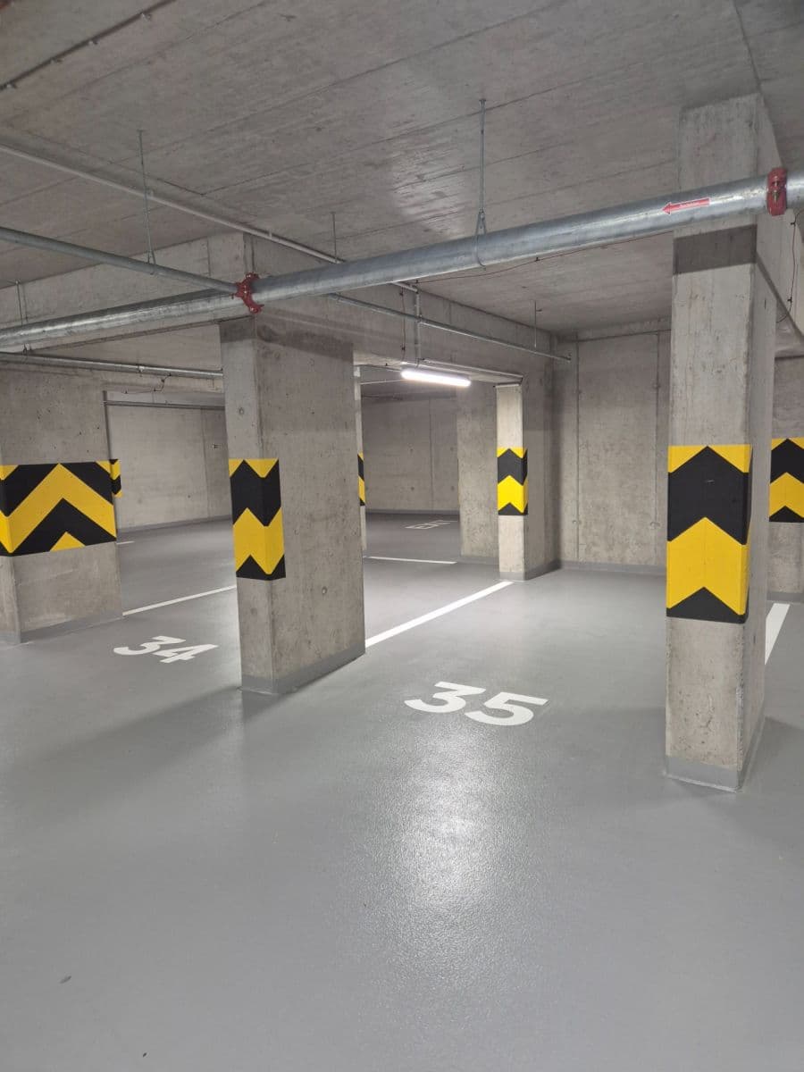 Prenájom garáže 15 m², Křižíkova, Praha, Praha Prenájom garáže 15 m², Křižíkova, Praha, Praha
