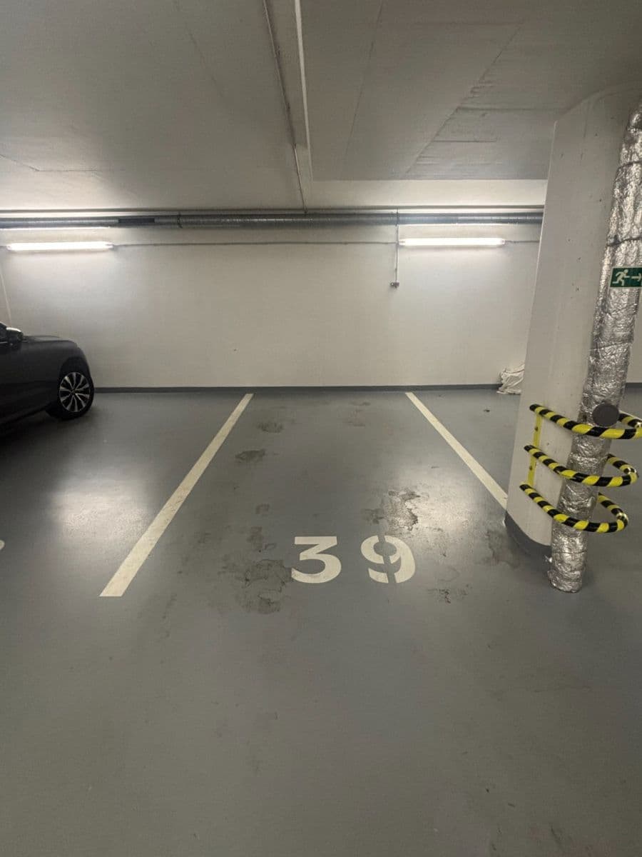 Prenájom garáže 18 m², Kačírkova, Praha, Praha Prenájom garáže 18 m², Kačírkova, Praha, Praha