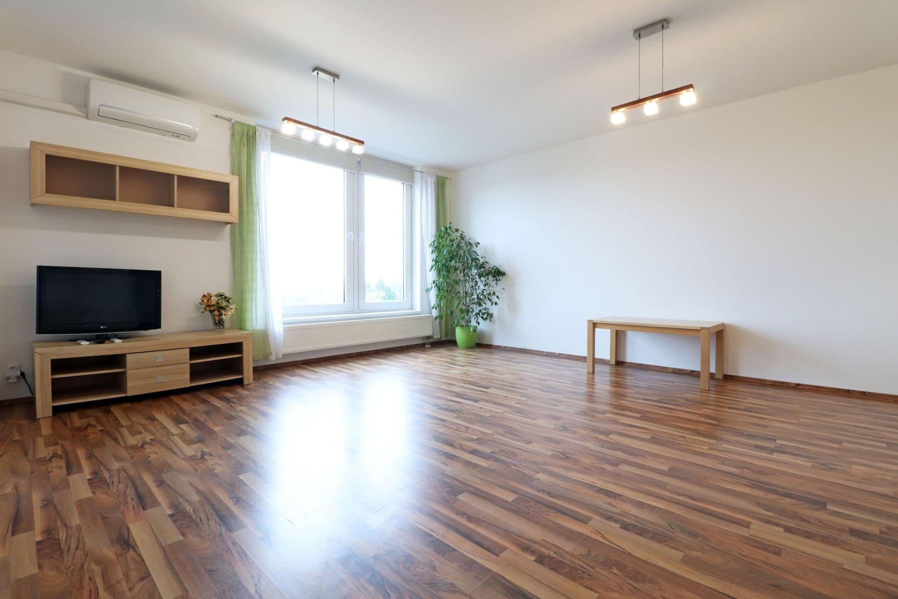 Prenájom bytu 2-izbový 68 m², Edisonova, Praha, Praha Prenájom bytu 2-izbový 68 m², Edisonova, Praha, Praha