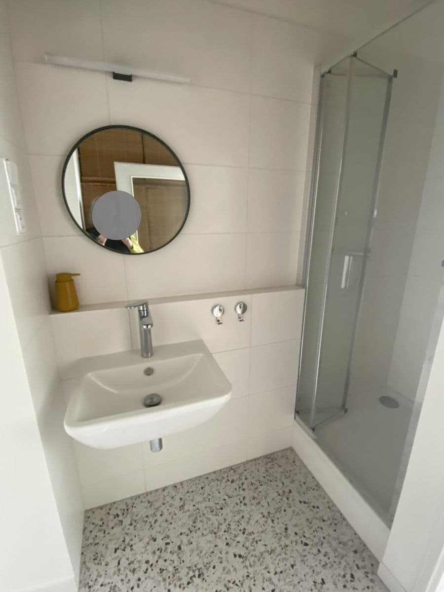 Prenájom bytu 2-izbový 39 m², Jugoslávských partyzánů, Praha, Praha Prenájom bytu 2-izbový 39 m², Jugoslávských partyzánů, Praha, Praha
