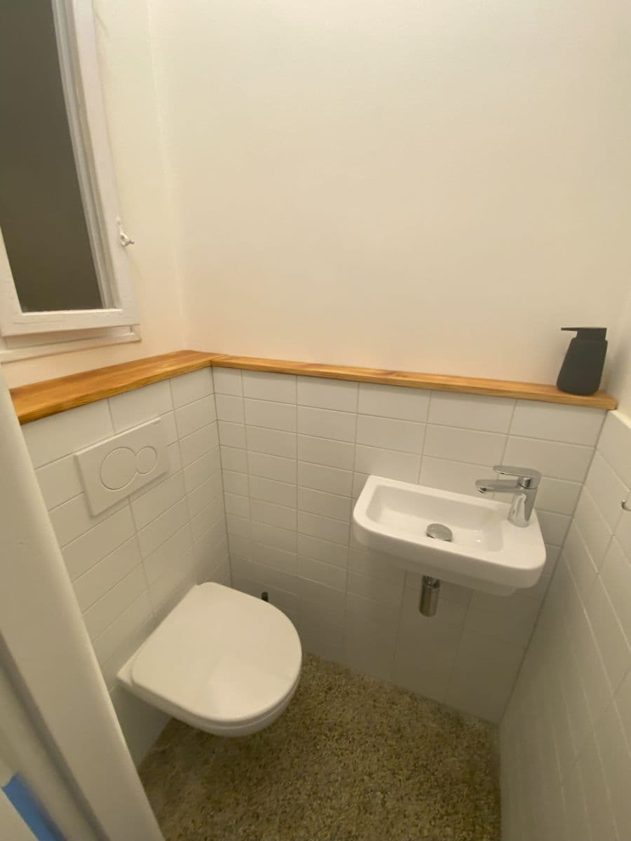 Prenájom bytu 2-izbový 39 m², Jugoslávských partyzánů, Praha, Praha Prenájom bytu 2-izbový 39 m², Jugoslávských partyzánů, Praha, Praha
