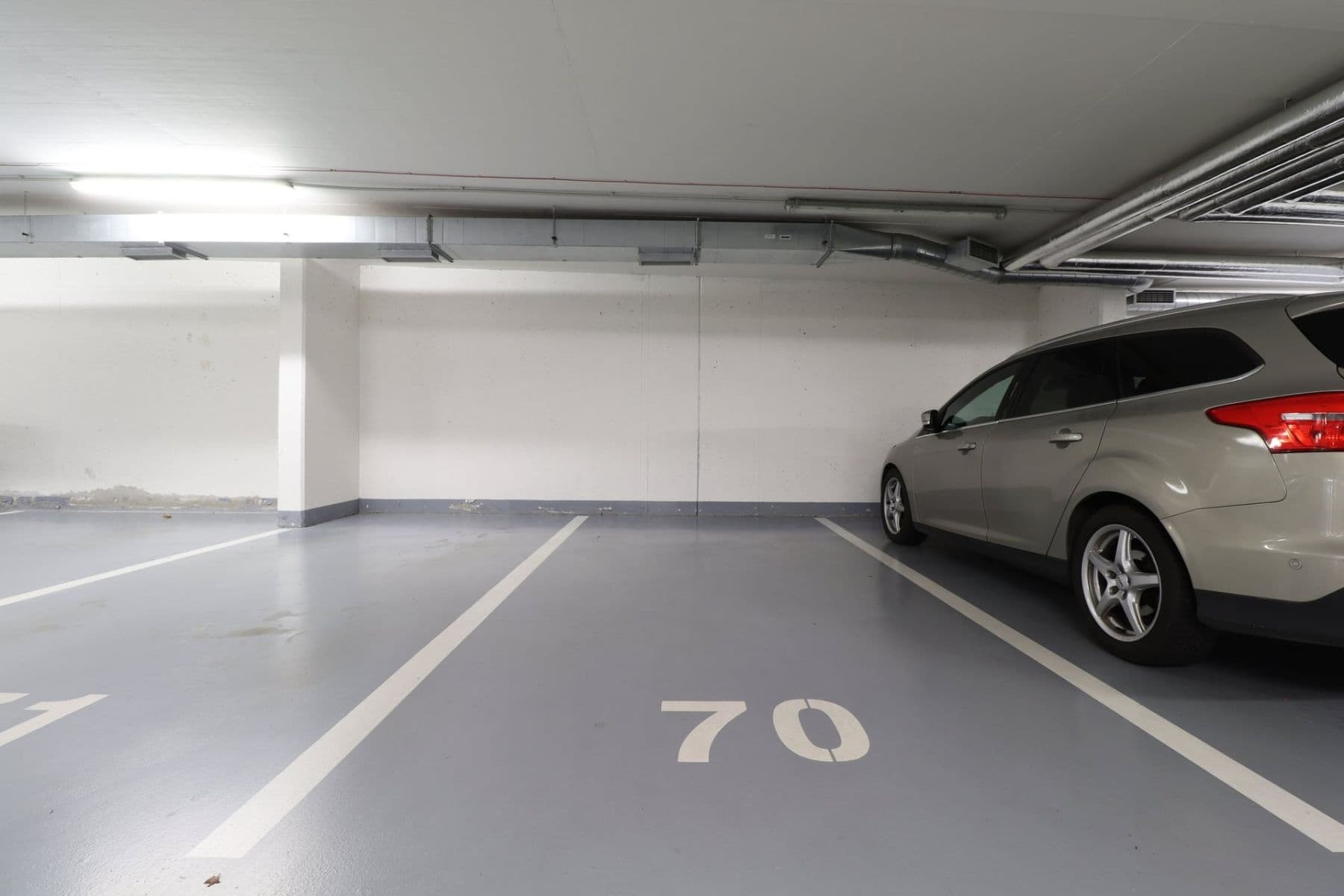 Prenájom bytu 1-izbový 35 m², Hlučkova, Praha, Praha Prenájom bytu 1-izbový 35 m², Hlučkova, Praha, Praha