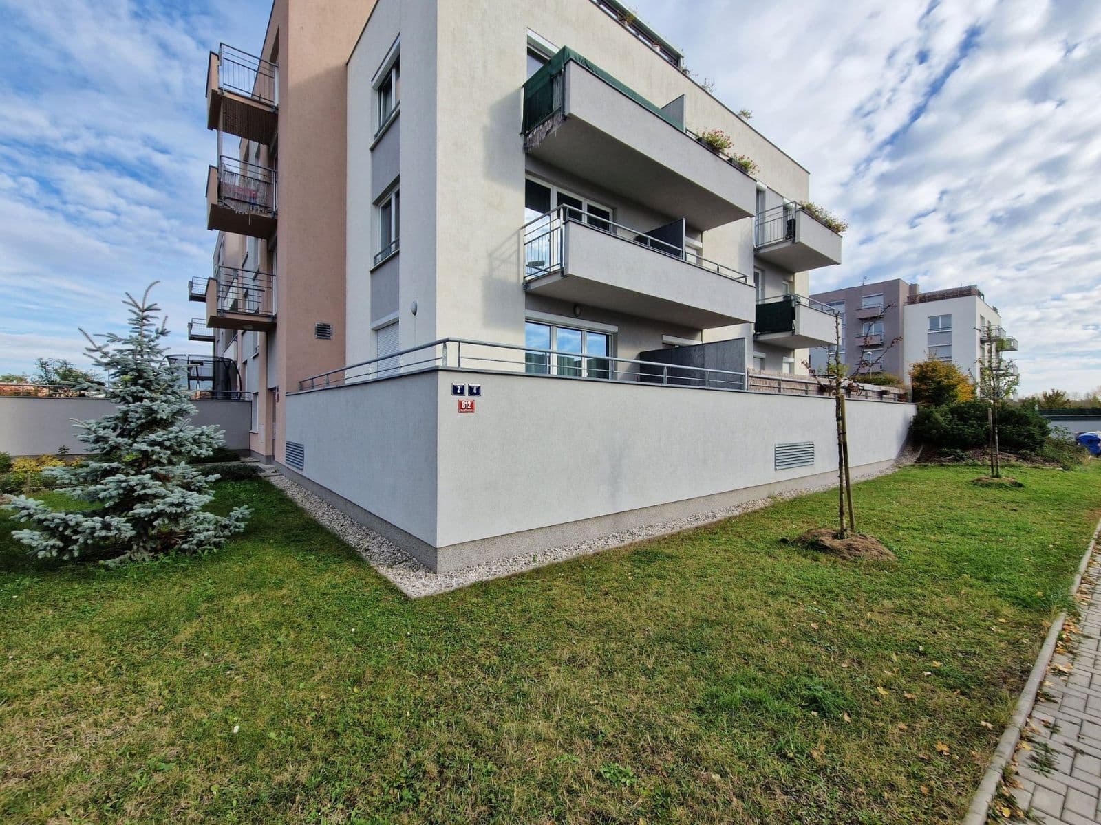 Prenájom bytu 1-izbový 35 m², Hlučkova, Praha, Praha Prenájom bytu 1-izbový 35 m², Hlučkova, Praha, Praha