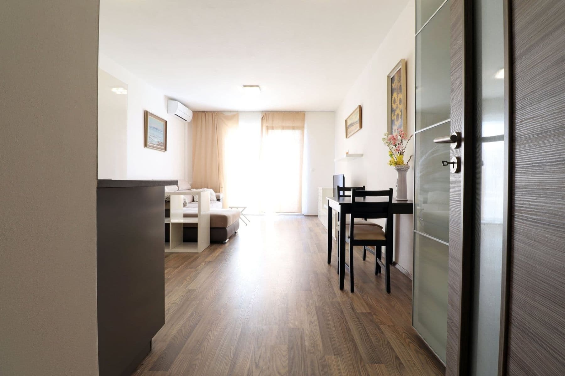 Prenájom bytu 1-izbový 35 m², Hlučkova, Praha, Praha Prenájom bytu 1-izbový 35 m², Hlučkova, Praha, Praha