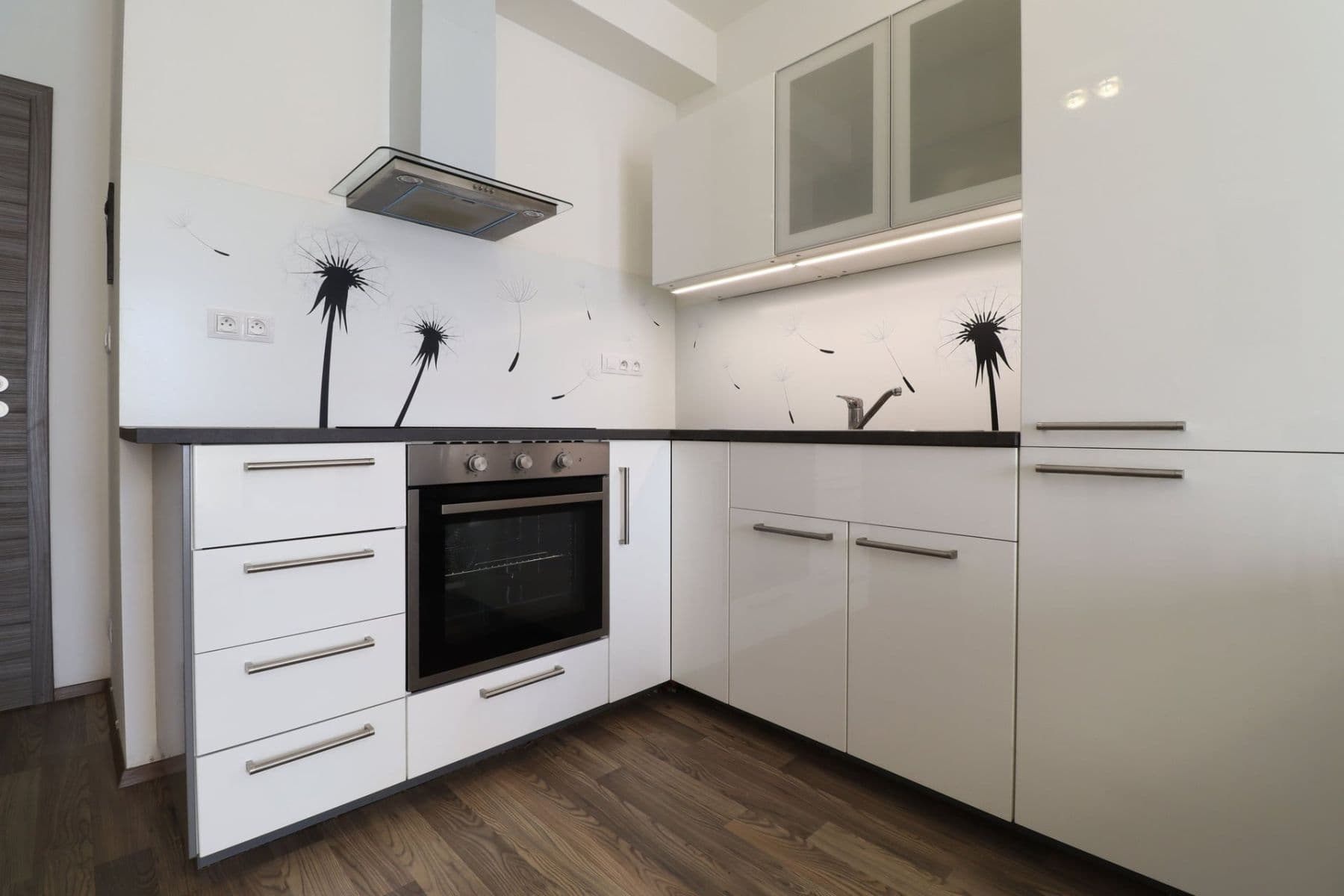 Prenájom bytu 1-izbový 35 m², Hlučkova, Praha, Praha Prenájom bytu 1-izbový 35 m², Hlučkova, Praha, Praha