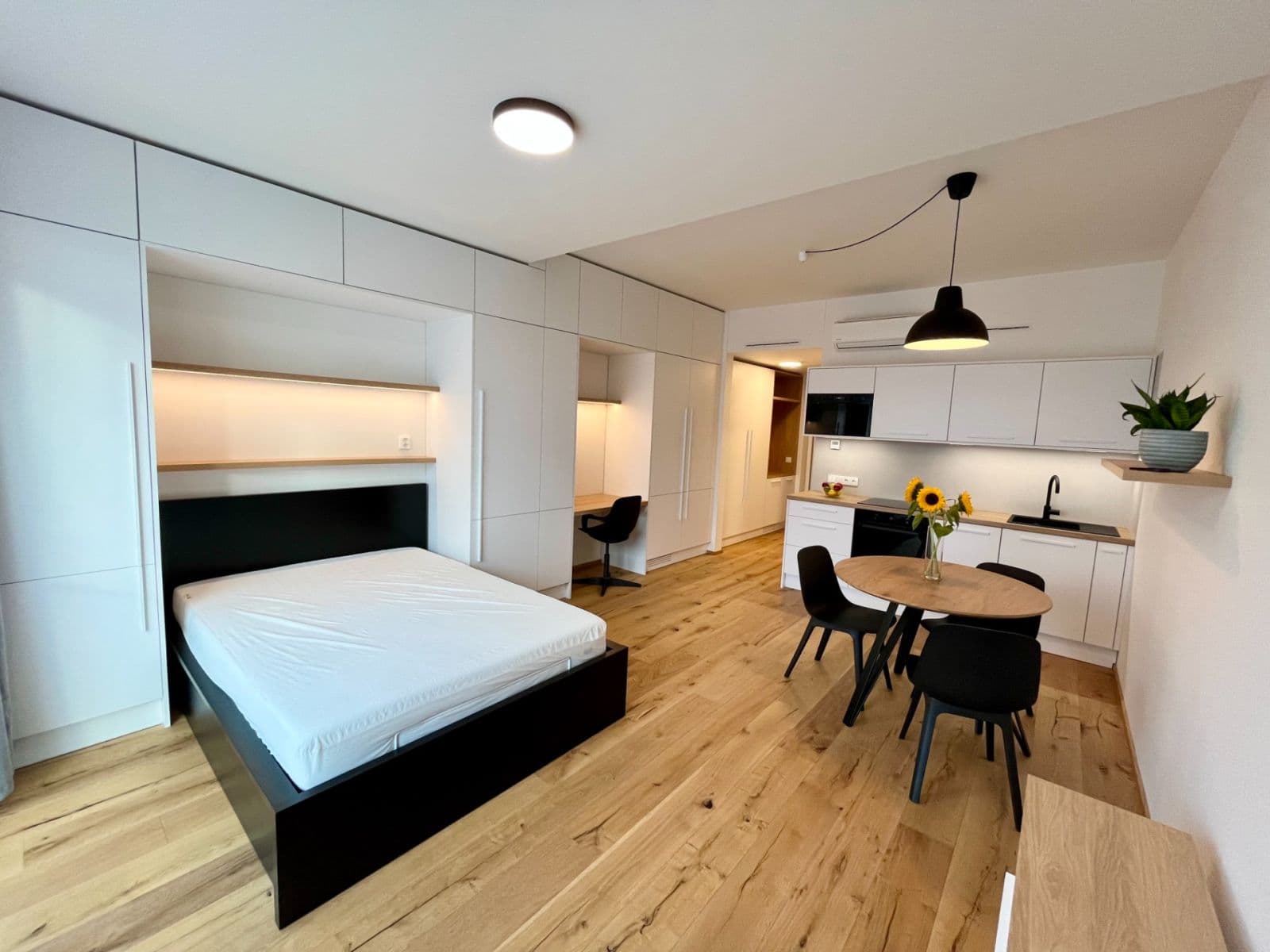Prenájom bytu 1-izbový 33 m², Křižíkova, Praha, Praha Prenájom bytu 1-izbový 33 m², Křižíkova, Praha, Praha