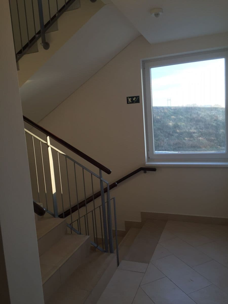 Prenájom bytu 1-izbový 35 m², Modenská, Praha, Praha Prenájom bytu 1-izbový 35 m², Modenská, Praha, Praha