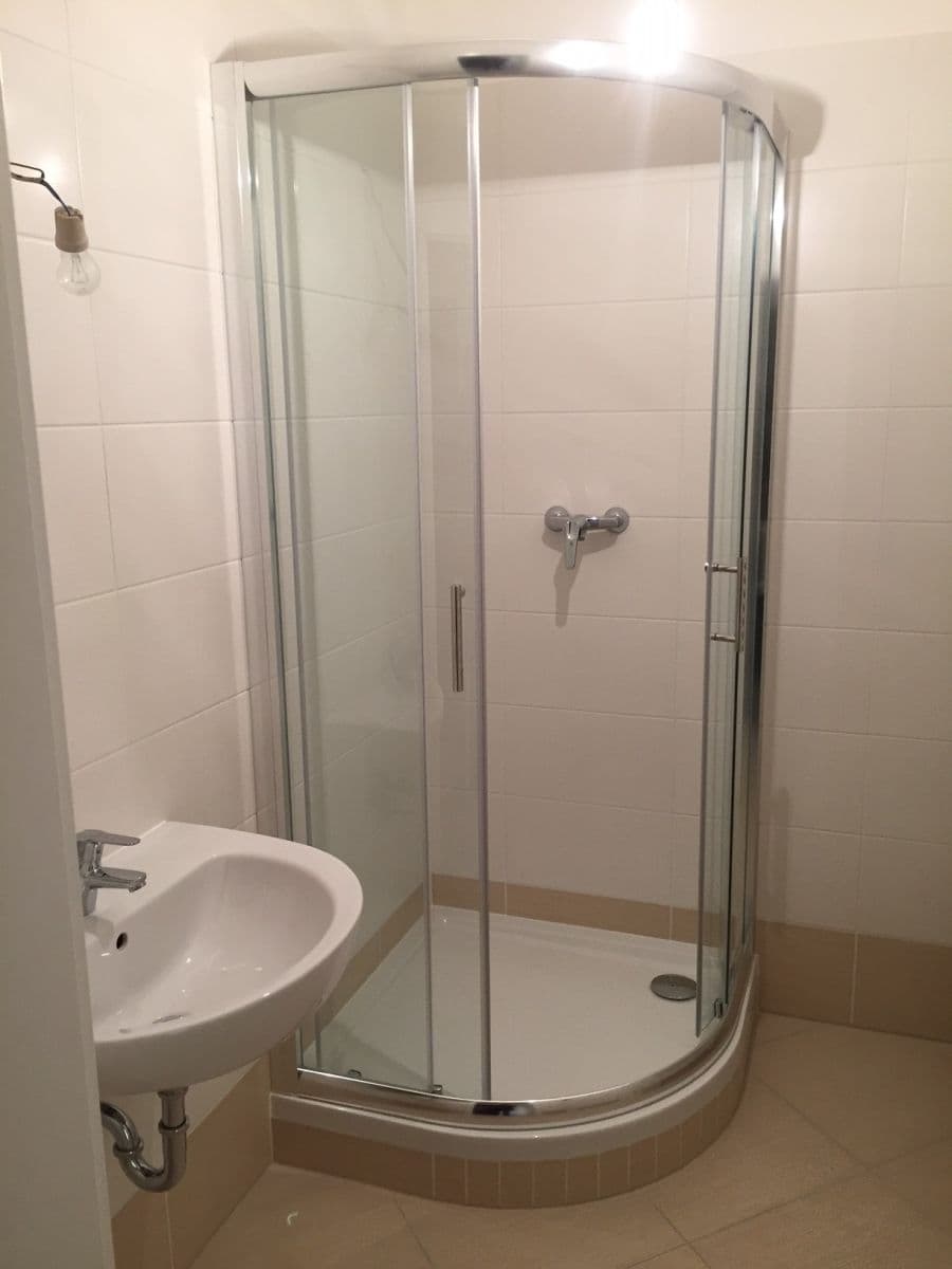 Prenájom bytu 1-izbový 35 m², Modenská, Praha, Praha Prenájom bytu 1-izbový 35 m², Modenská, Praha, Praha