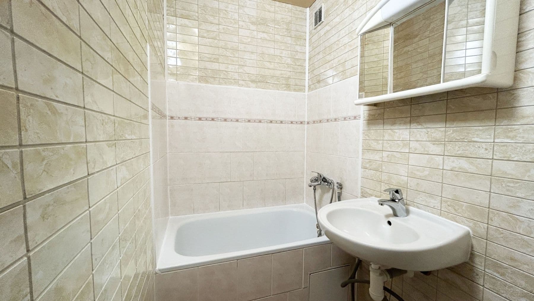 Prenájom bytu 2-izbový 52 m², Vikova, Slaný, Středočeský kraj Prenájom bytu 2-izbový 52 m², Vikova, Slaný, Středočeský kraj