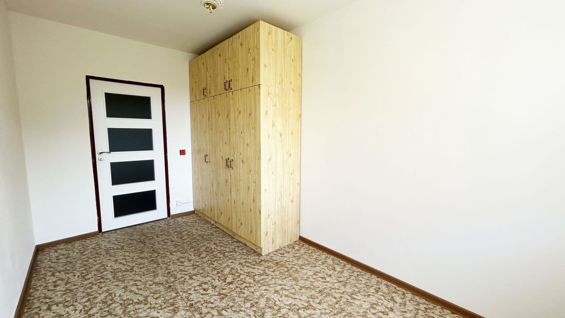 Prenájom bytu 2-izbový 52 m², Vikova, Slaný, Středočeský kraj Prenájom bytu 2-izbový 52 m², Vikova, Slaný, Středočeský kraj