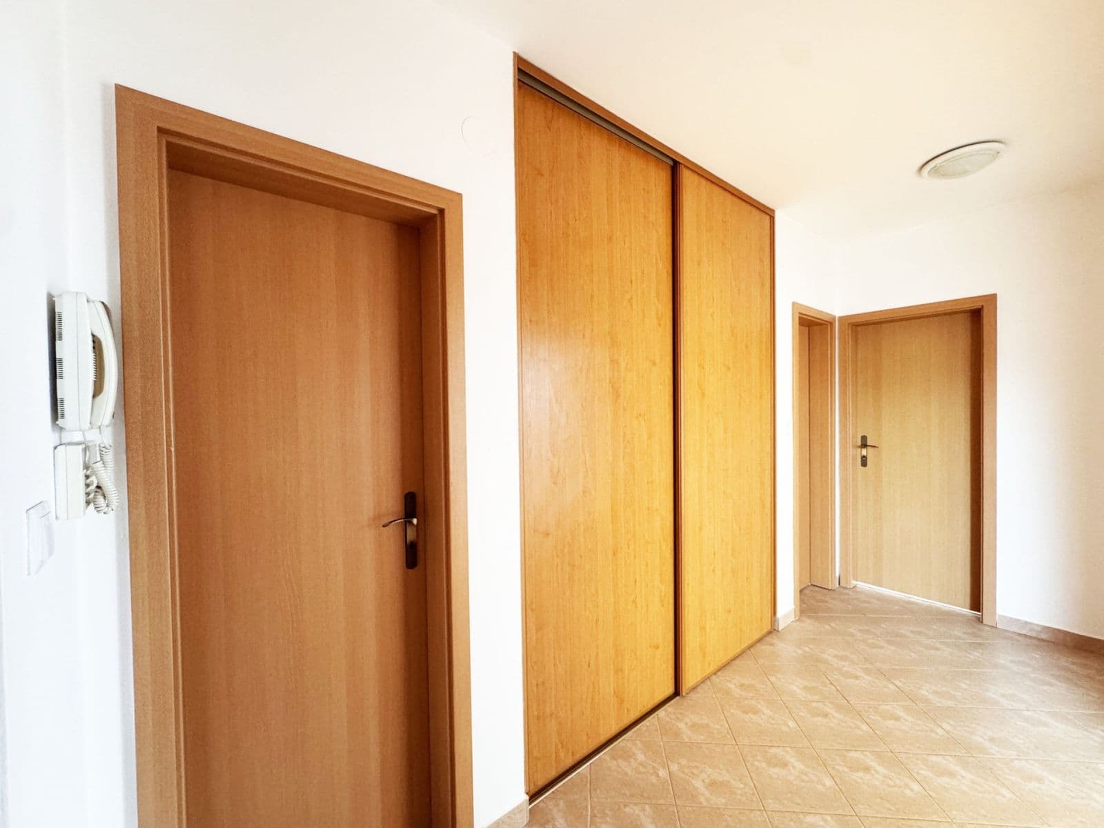 Prenájom bytu 3-izbový 80 m², Libušská, Praha, Praha Prenájom bytu 3-izbový 80 m², Libušská, Praha, Praha
