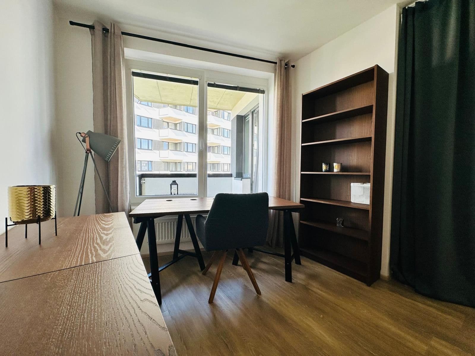 Prenájom bytu 2-izbový 58 m², Makedonská, Praha, Praha Prenájom bytu 2-izbový 58 m², Makedonská, Praha, Praha