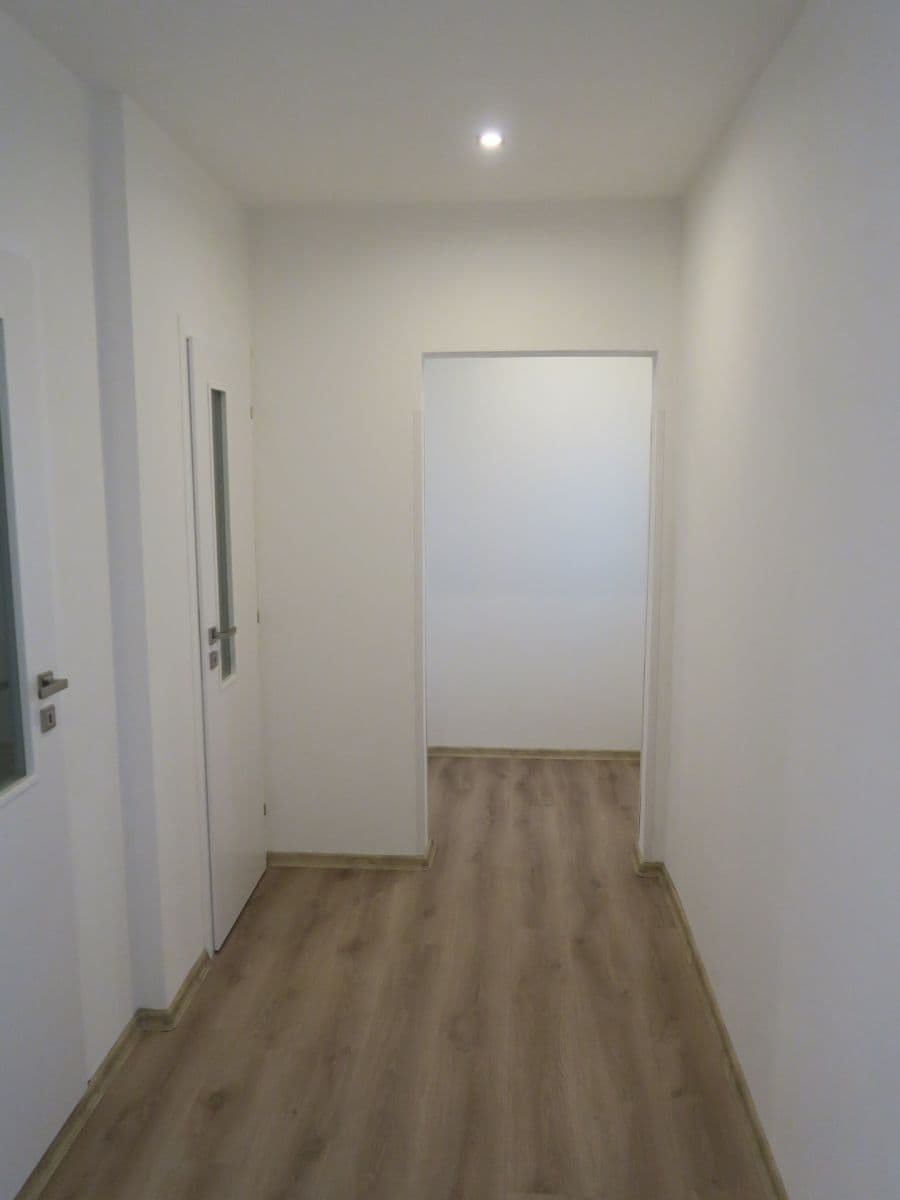 Prenájom bytu 2-izbový 56 m², Mikovcova, Česká Lípa, Liberecký kraj Prenájom bytu 2-izbový 56 m², Mikovcova, Česká Lípa, Liberecký kraj