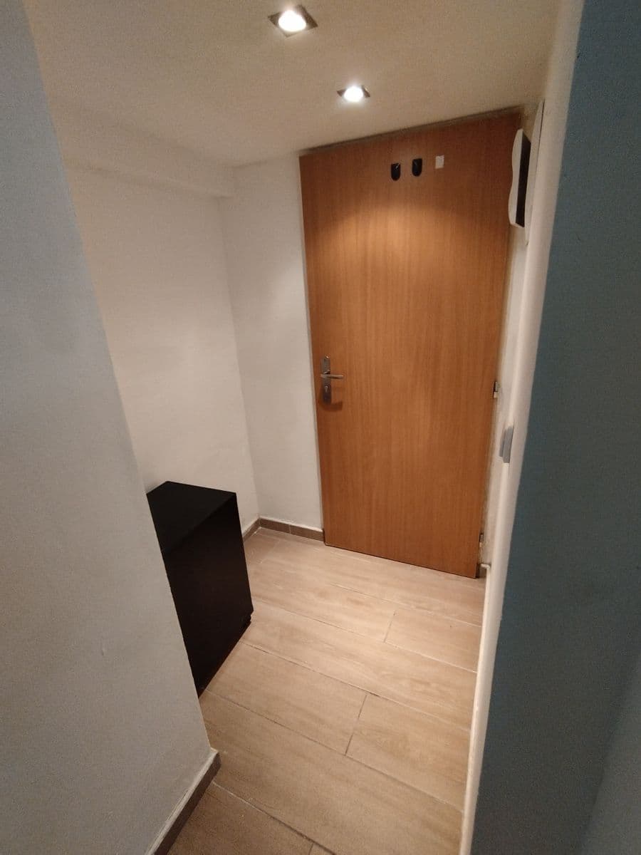 Prenájom bytu 1-izbový 29 m², Šperlova, Praha, Praha Prenájom bytu 1-izbový 29 m², Šperlova, Praha, Praha