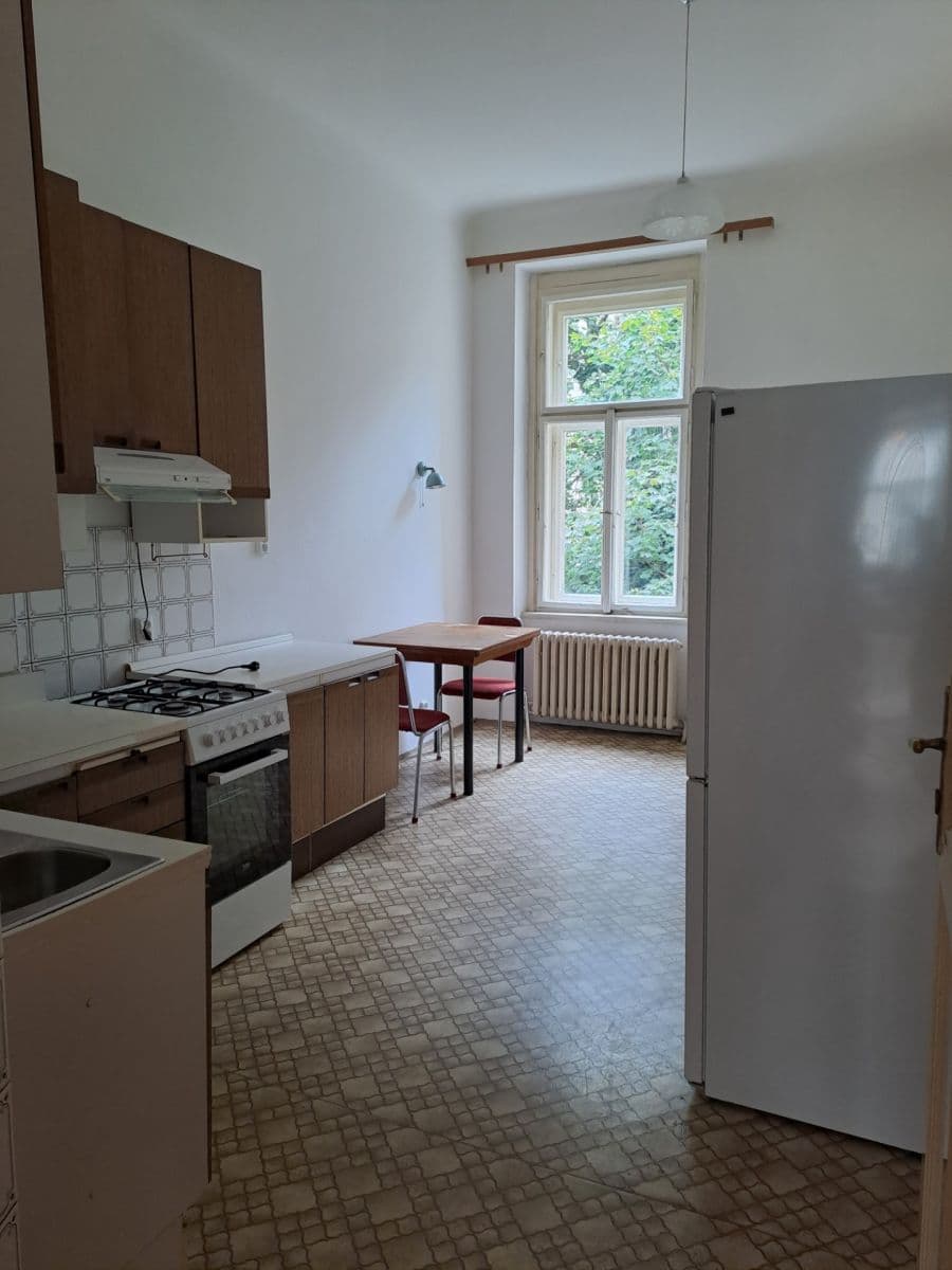 Prenájom bytu 3-izbový 110 m², Kafkova, Praha, Praha Prenájom bytu 3-izbový 110 m², Kafkova, Praha, Praha