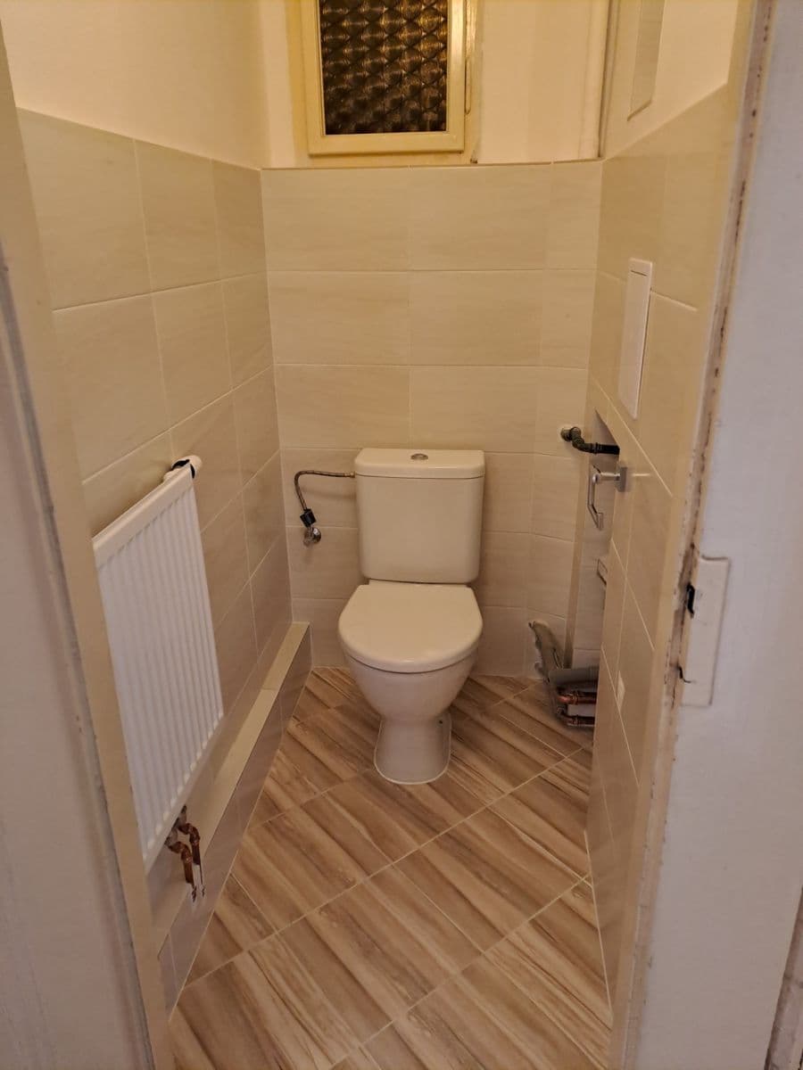 Prenájom bytu 3-izbový 110 m², Kafkova, Praha, Praha Prenájom bytu 3-izbový 110 m², Kafkova, Praha, Praha