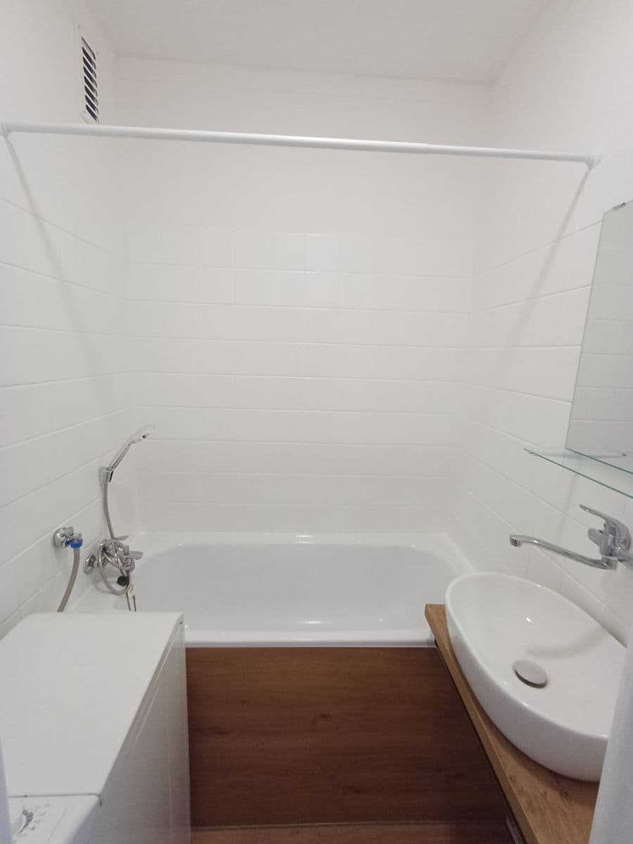 Prenájom bytu 2-izbový 52 m², Počernická, Praha, Praha Prenájom bytu 2-izbový 52 m², Počernická, Praha, Praha