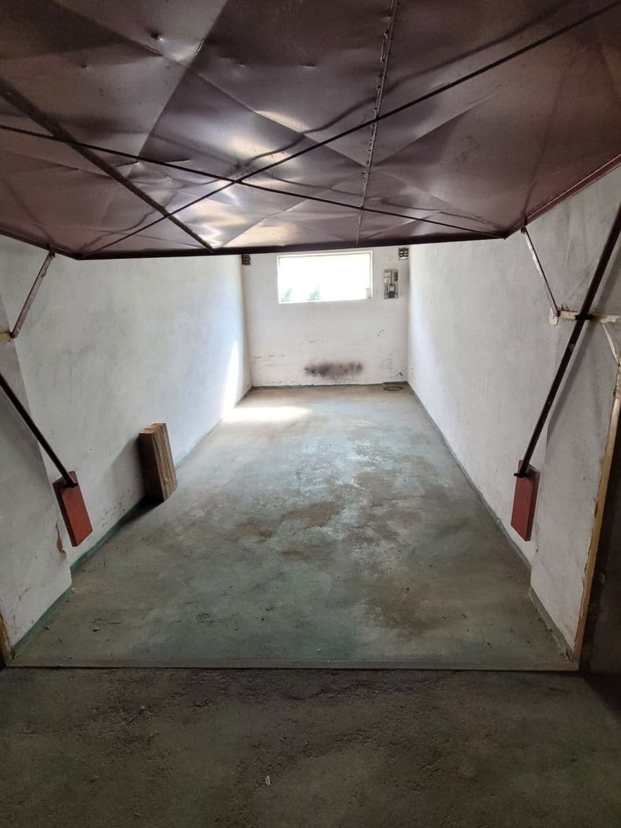 Prenájom garáže 14 m², Brožíkova, Plzeň, Plzeňský kraj Prenájom garáže 14 m², Brožíkova, Plzeň, Plzeňský kraj