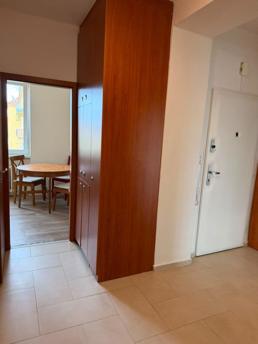 Prenájom bytu 2-izbový 74 m², Toužimská, Praha, Praha Prenájom bytu 2-izbový 74 m², Toužimská, Praha, Praha