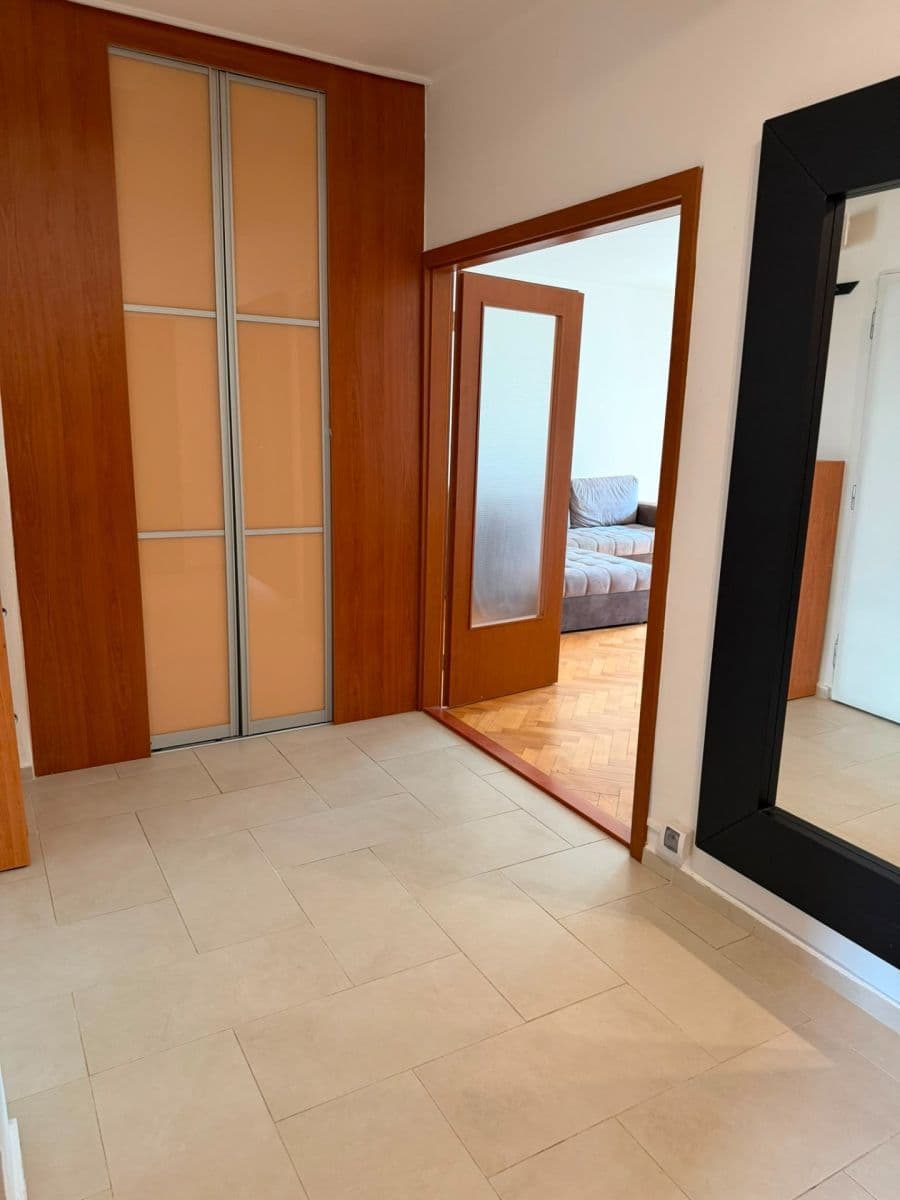Prenájom bytu 2-izbový 74 m², Toužimská, Praha, Praha Prenájom bytu 2-izbový 74 m², Toužimská, Praha, Praha