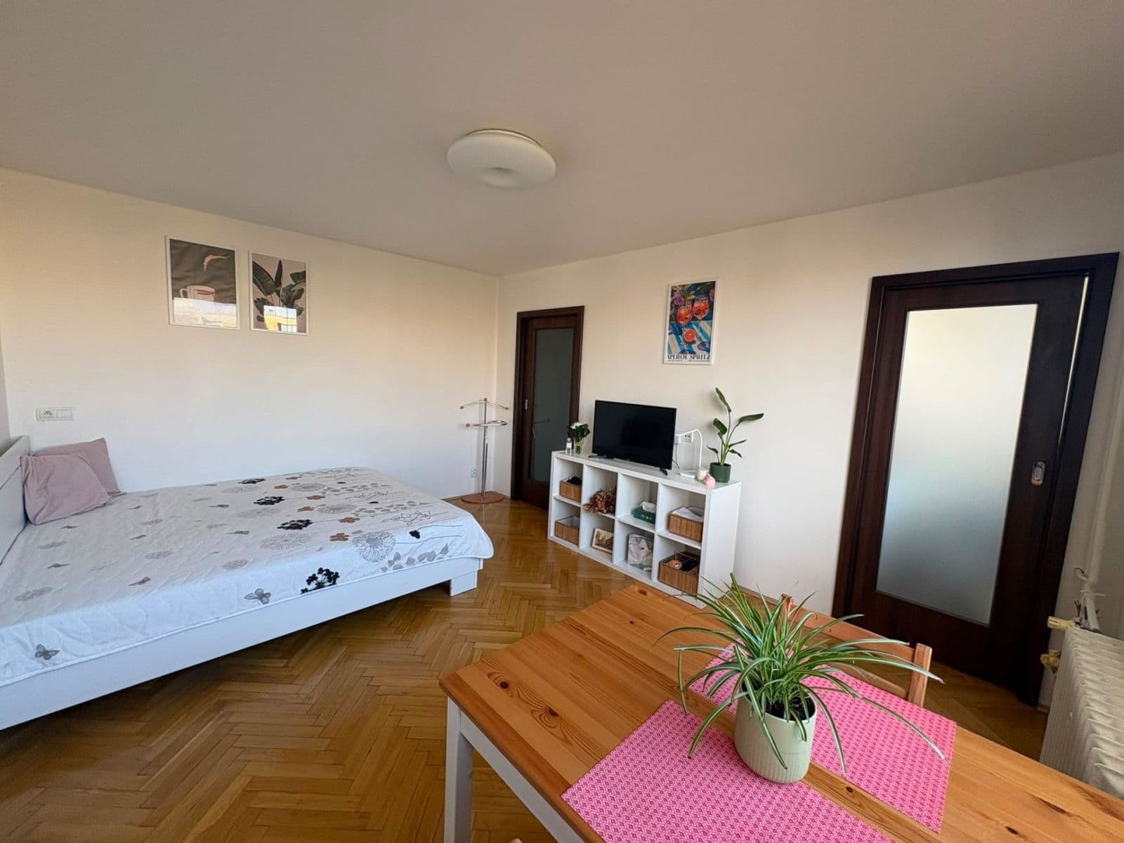 Prenájom bytu 1-izbový 26 m², Varnsdorfská, Praha, Praha Prenájom bytu 1-izbový 26 m², Varnsdorfská, Praha, Praha