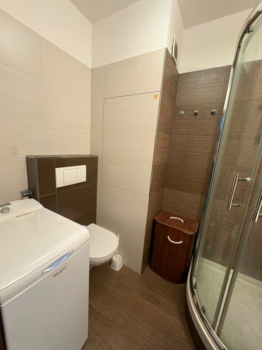 Prenájom bytu 1-izbový 26 m², Varnsdorfská, Praha, Praha Prenájom bytu 1-izbový 26 m², Varnsdorfská, Praha, Praha