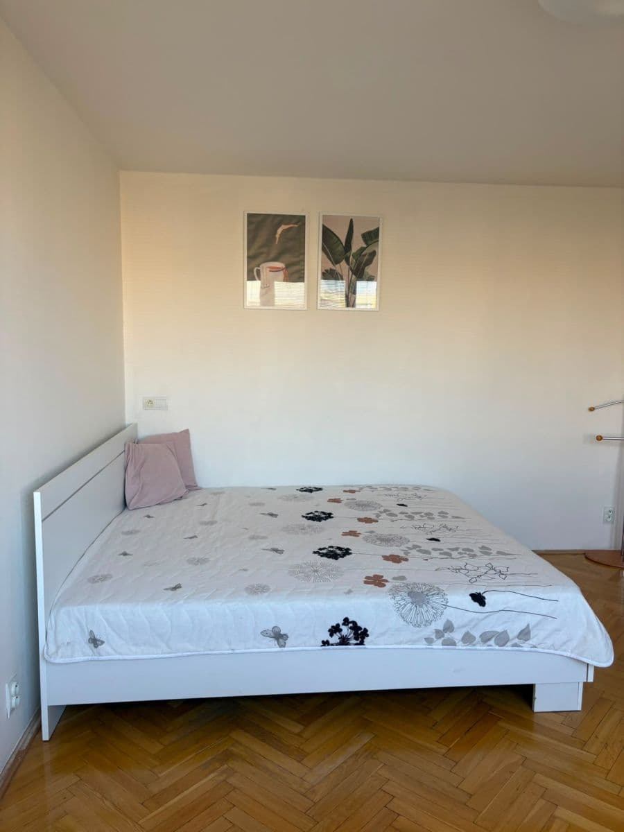 Prenájom bytu 1-izbový 26 m², Varnsdorfská, Praha, Praha Prenájom bytu 1-izbový 26 m², Varnsdorfská, Praha, Praha