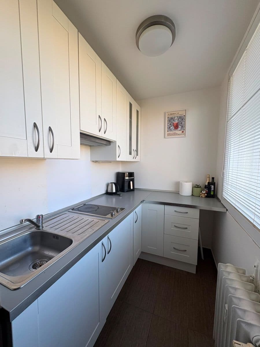 Prenájom bytu 1-izbový 26 m², Varnsdorfská, Praha, Praha Prenájom bytu 1-izbový 26 m², Varnsdorfská, Praha, Praha