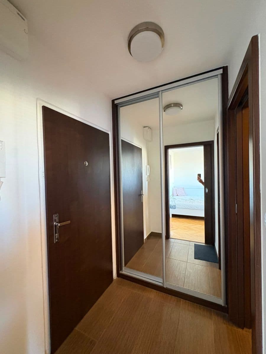 Prenájom bytu 1-izbový 26 m², Varnsdorfská, Praha, Praha Prenájom bytu 1-izbový 26 m², Varnsdorfská, Praha, Praha