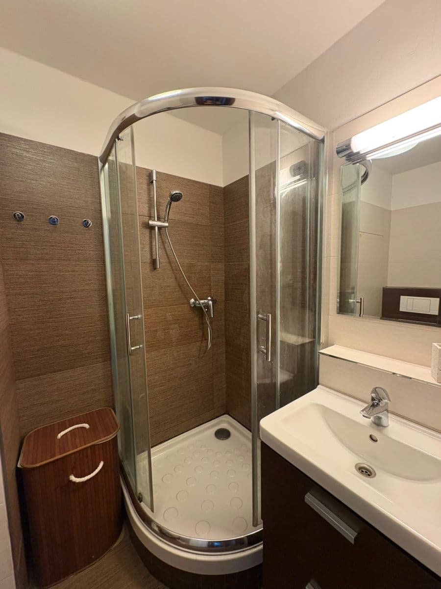 Prenájom bytu 1-izbový 26 m², Varnsdorfská, Praha, Praha Prenájom bytu 1-izbový 26 m², Varnsdorfská, Praha, Praha